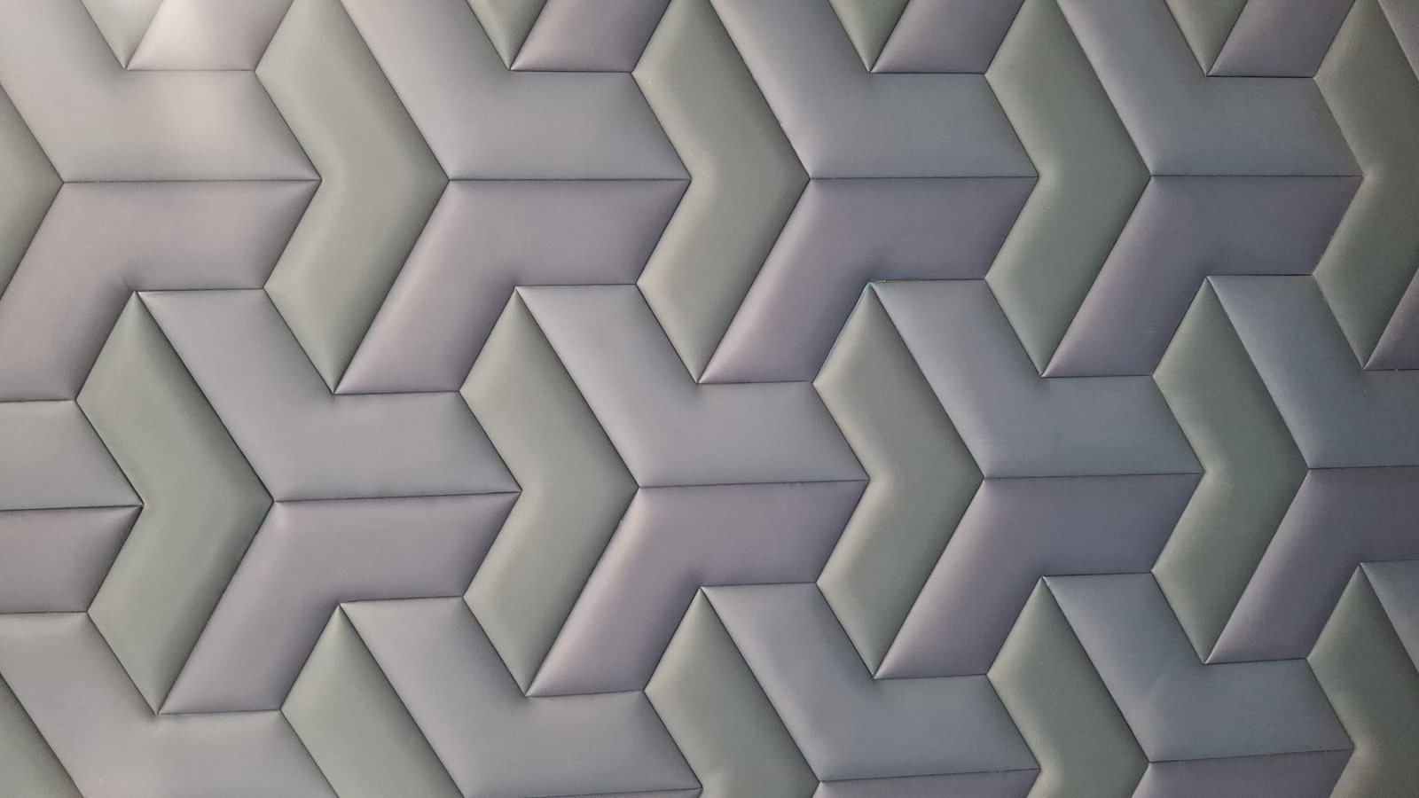 Rivestimento murale a frecce chevron imbottite, grigio monocromo