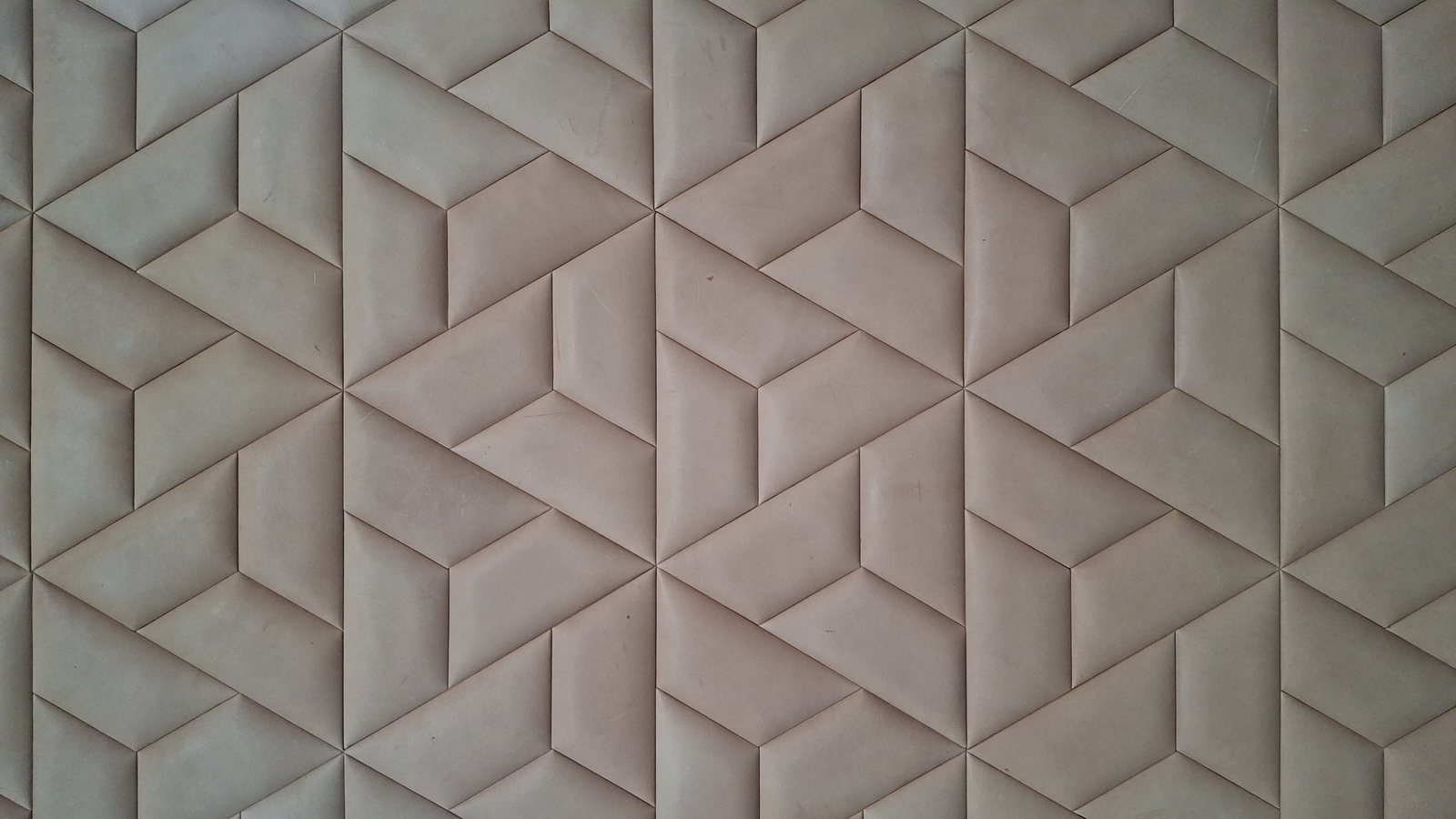 Rivestimento a effetto cubo tridimensionale in tinta unita tortora